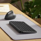 LOGITECH Lift Left navpična ergonomska brezžična optična miška za levičarje, črna